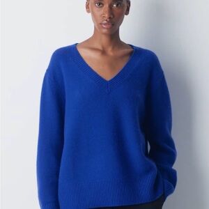Aritzia Plush Cashmere V-Neck Sweater in Royal Blue